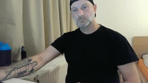 Snapshot of curman85 chatting on 01-27-25, 11:00 Curman85 online show from 01-27-25, 11:00