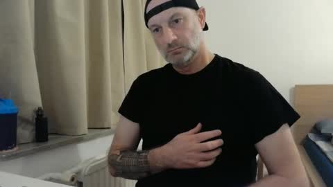 Snapshot of curman85 chatting on 02-10-25, 11:23 Curman85 online show from 02-10-25, 11:23