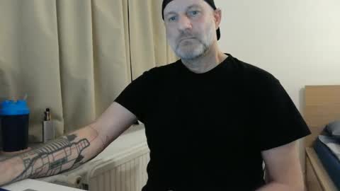 Snapshot of curman85 chatting on 02-13-25, 11:37 Curman85 online show from 02-13-25, 11:37