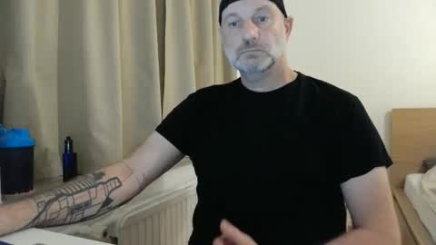 Snapshot of curman85 chatting on 09-16-25, 10:44 Curman85 online show from 09-16-25, 10:44