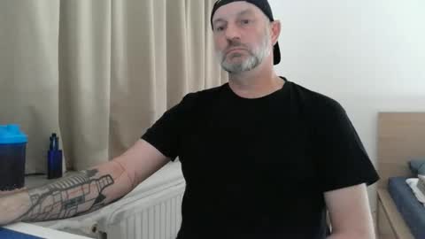 Snapshot of curman85 chatting on 09-26-25, 11:09 Curman85 online show from 09-26-25, 11:09