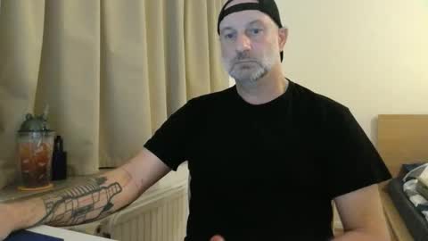 Snapshot of curman85 chatting on 10-25-25, 10:48 Curman85 online show from 10-25-25, 10:48