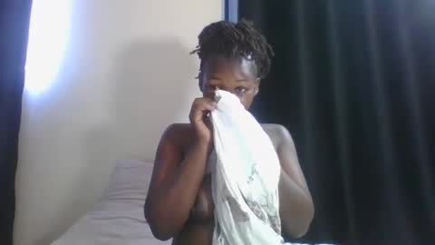 Snapshot of curvybootyj chatting on 01-16-25, 05:21 CuteJJudy online show from 01-16-25, 05:21