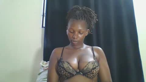 Snapshot of curvybootyj chatting on 01-18-25, 01:18 CuteJJudy online show from 01-18-25, 01:18