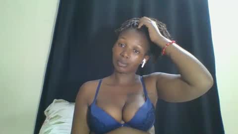 Snapshot of curvybootyj chatting on 01-18-25, 07:04 CuteJJudy online show from 01-18-25, 07:04