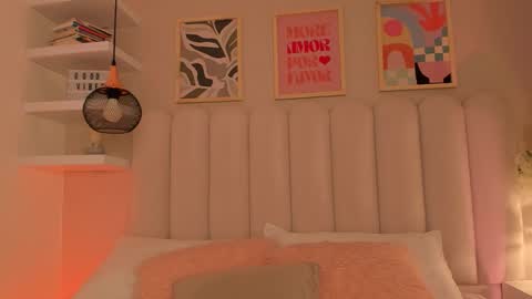 Snapshot of cute__cherry_ chatting on 01-18-26, 12:20 Amber online show from 01-18-26, 12:20