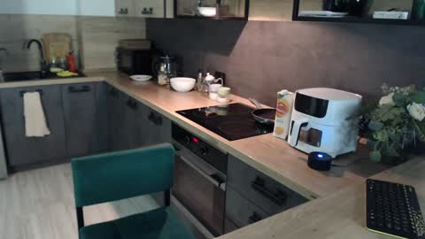 Snapshot of cute_brian chatting on 02-04-25, 07:22 Im Brian online show from 02-04-25, 07:22