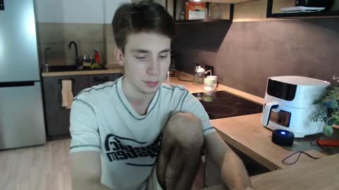 Snapshot of cute_brian chatting on 02-09-25, 09:06 Im Brian online show from 02-09-25, 09:06