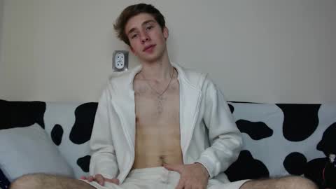 Snapshot of cute_brian chatting on 09-09-25, 04:34 Im Brian online show from 09-09-25, 04:34