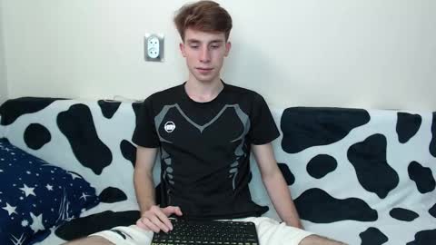 Snapshot of cute_brian chatting on 09-17-25, 09:33 Im Brian online show from 09-17-25, 09:33