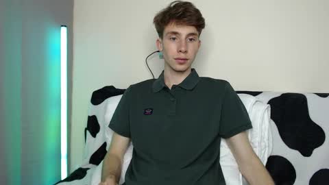 Snapshot of cute_brian chatting on 09-23-25, 10:51 Im Brian online show from 09-23-25, 10:51