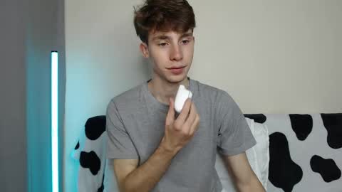 Snapshot of cute_brian chatting on 09-30-25, 08:19 Im Brian online show from 09-30-25, 08:19