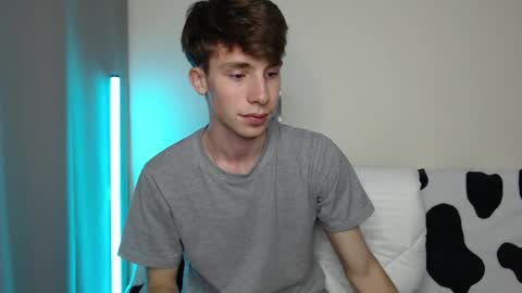 Snapshot of cute_brian chatting on 10-01-25, 02:45 Im Brian online show from 10-01-25, 02:45