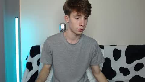 Snapshot of cute_brian chatting on 10-06-25, 12:13 Im Brian online show from 10-06-25, 12:13