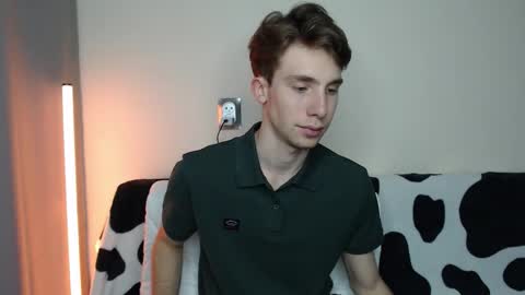 Snapshot of cute_brian chatting on 10-11-25, 12:04 Im Brian online show from 10-11-25, 12:04