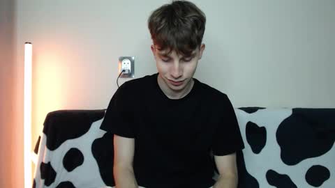 Snapshot of cute_brian chatting on 10-20-25, 05:02 Im Brian online show from 10-20-25, 05:02