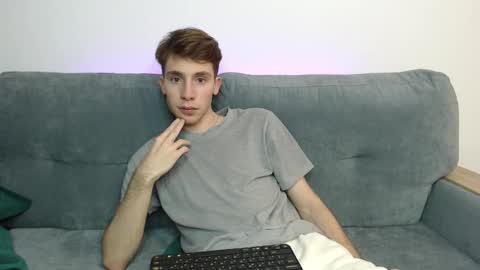 Snapshot of cute_brian chatting on 10-30-25, 03:35 Im Brian online show from 10-30-25, 03:35