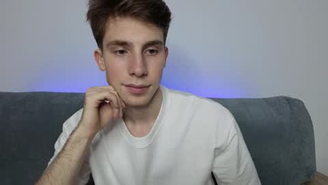 Snapshot of cute_brian chatting on 12-18-25, 06:14 Im Brian online show from 12-18-25, 06:14