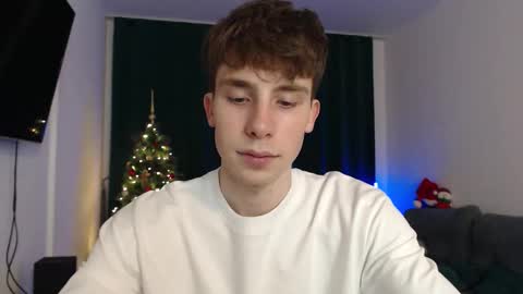 Snapshot of cute_brian chatting on 12-19-25, 04:47 Im Brian online show from 12-19-25, 04:47