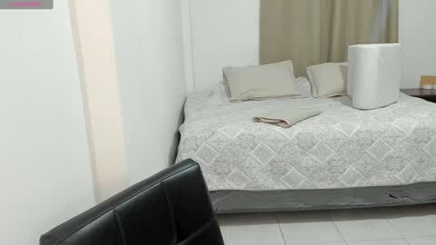 Snapshot of cute_brunett chatting on 12-15-24, 04:18 Sara online show from 12-15-24, 04:18