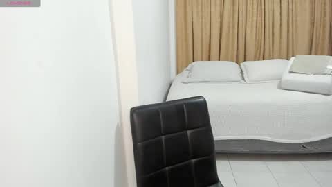 Snapshot of cute_brunett chatting on 02-04-25, 02:39 Sara online show from 02-04-25, 02:39