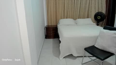 Snapshot of cute_brunett chatting on 10-21-25, 02:34 Sara online show from 10-21-25, 02:34
