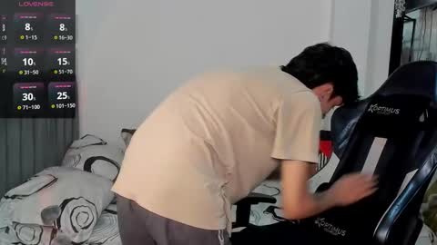 Snapshot of cute_diego_ chatting on 10-08-25, 11:02 Diego online show from 10-08-25, 11:02