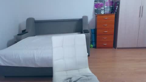 Snapshot of cute_jes chatting on 01-09-25, 06:04 cute_jes online show from 01-09-25, 06:04