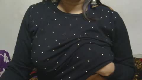 Snapshot of cute_kashmira99 chatting on 02-20-26, 08:49 kashmira online show from 02-20-26, 08:49