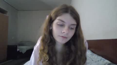 cute_kitte online show from 12-21-24, 09:15