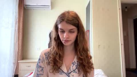 cute_kitte online show from 12-15-25, 12:31