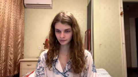 cute_kitte online show from 12-16-25, 07:08