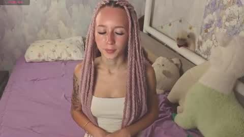Snapshot of cute_luucy chatting on 08-03-26, 09:04 Luucy online show from 08-03-26, 09:04