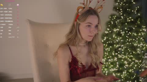 Snapshot of cute_pie_an chatting on 12-29-24, 08:37 AN online show from 12-29-24, 08:37