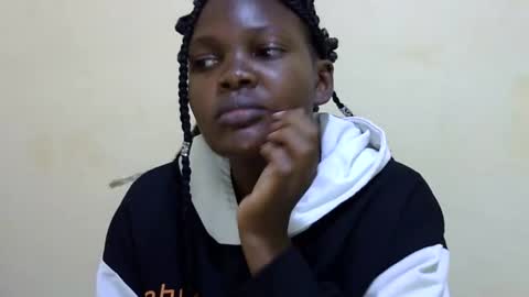 Snapshot of cute_roxie chatting on 12-06-24, 05:00 cute_roxie online show from 12-06-24, 05:00