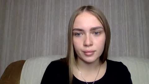 Snapshot of cute_shy06 chatting on 11-19-25, 06:19 cute_shy06 online show from 11-19-25, 06:19