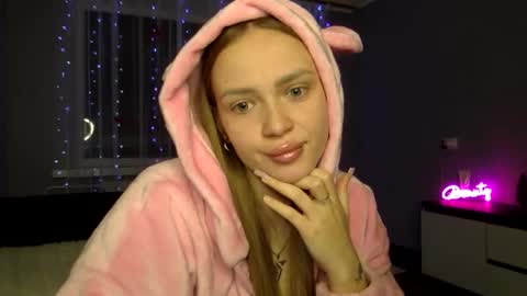 cute_shy06 online show from 12-17-25, 08:59