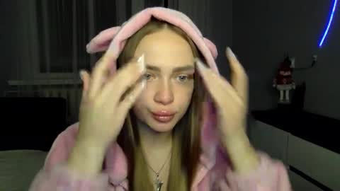 cute_shy06 online show from 01-07-26, 07:05