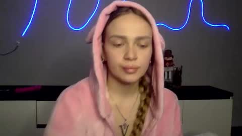 cute_shy06 online show from 01-11-26, 06:13