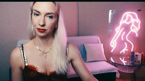 cute_smile_shy online show from 11-01-25, 08:22