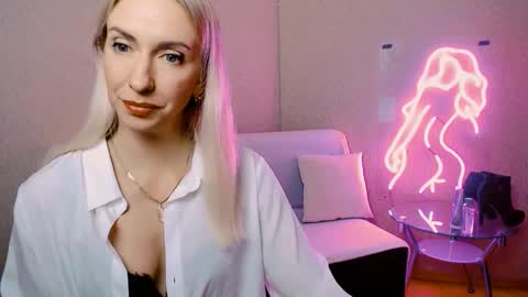 Snapshot of cute_smile_shy chatting on 01-07-26, 09:28 cute_smile_shy online show from 01-07-26, 09:28