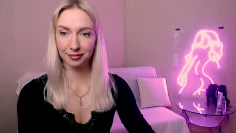 Snapshot of cute_smile_shy chatting on 01-14-26, 08:25 cute_smile_shy online show from 01-14-26, 08:25