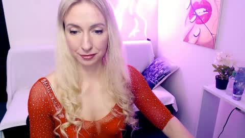 cute_smile_shy online show from 04-02-26, 07:33