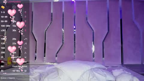 Snapshot of cute_stoone chatting on 02-25-25, 06:25 SOLEI online show from 02-25-25, 06:25