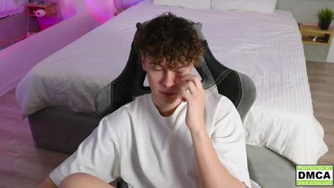 Snapshot of cute_thomas chatting on 12-07-24, 06:04 Thomas - online show from 12-07-24, 06:04