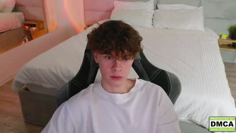 Snapshot of cute_thomas chatting on 12-16-24, 12:15 Thomas - online show from 12-16-24, 12:15