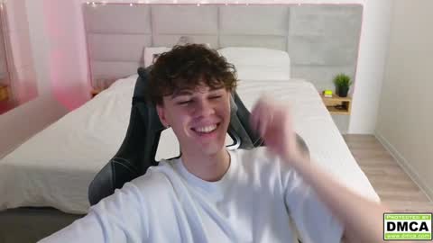 Snapshot of cute_thomas chatting on 12-16-24, 06:27 Thomas - online show from 12-16-24, 06:27