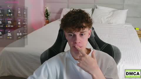 Snapshot of cute_thomas chatting on 12-21-24, 08:00 Thomas - online show from 12-21-24, 08:00