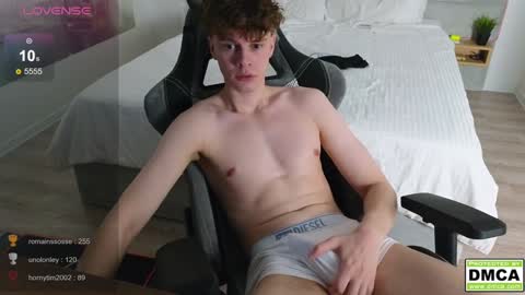 Snapshot of cute_thomas chatting on 12-21-24, 11:02 Thomas - online show from 12-21-24, 11:02