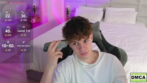 Snapshot of cute_thomas chatting on 12-24-24, 08:16 Thomas - online show from 12-24-24, 08:16